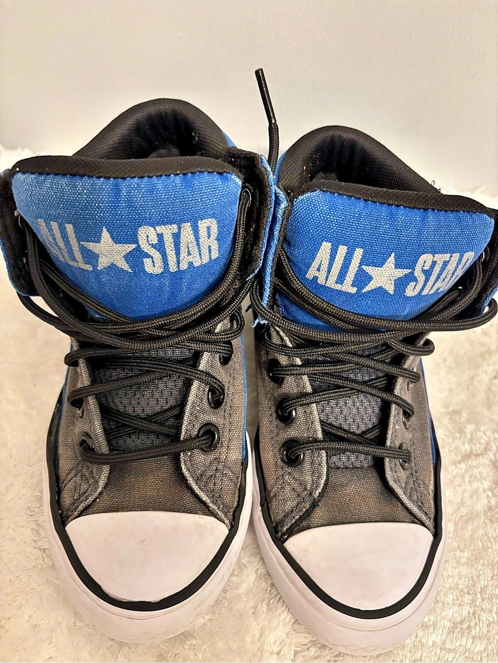 Converse Chuck Taylor All Star Malden Street Mid High Top Sneakers in Blue & Ash